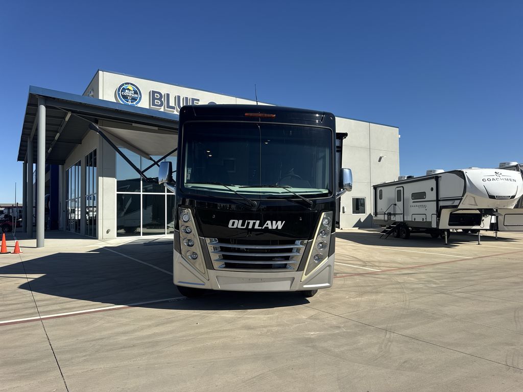 2025 Thor Motor Coach Outlaw Class A 38MB in katy TX