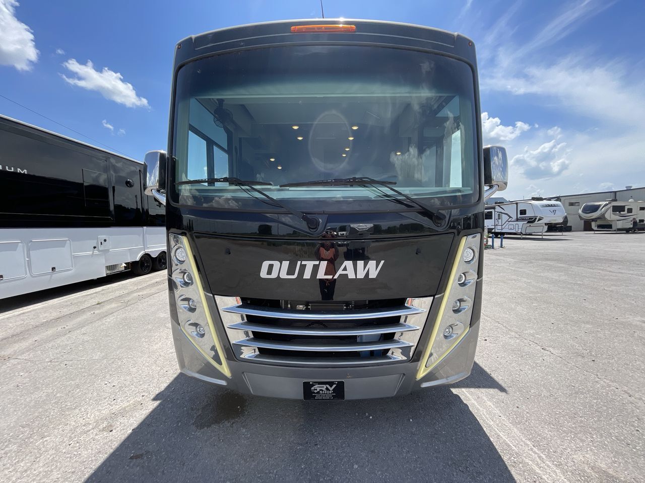 2024 Thor Motor Coach Outlaw Class A 38MB in norman OK