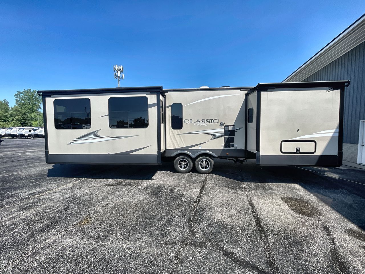 Used 2020 Forest River Flagstaff Classic Tt 832CLSB For Sale in