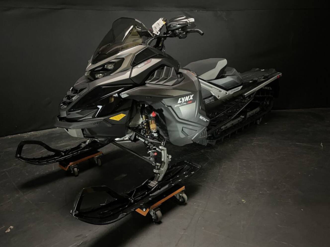 A photo of this 2025 Lynx  Brutal RE 900 ACE Turbo R_10.25In / Silver