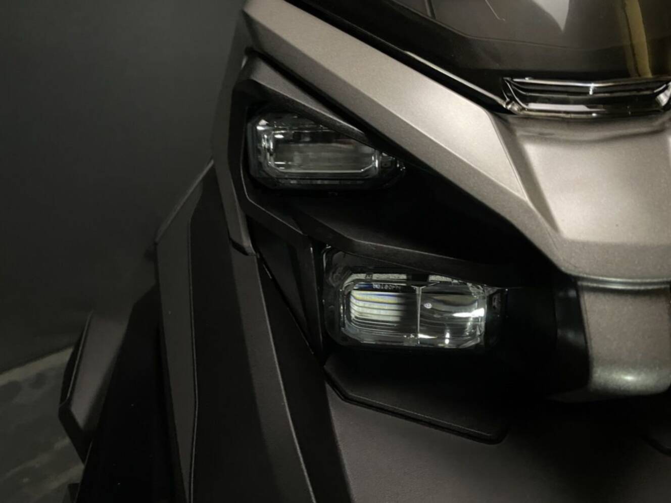 A photo of this 2025 Lynx  Brutal RE 900 ACE Turbo R_10.25In / Silver