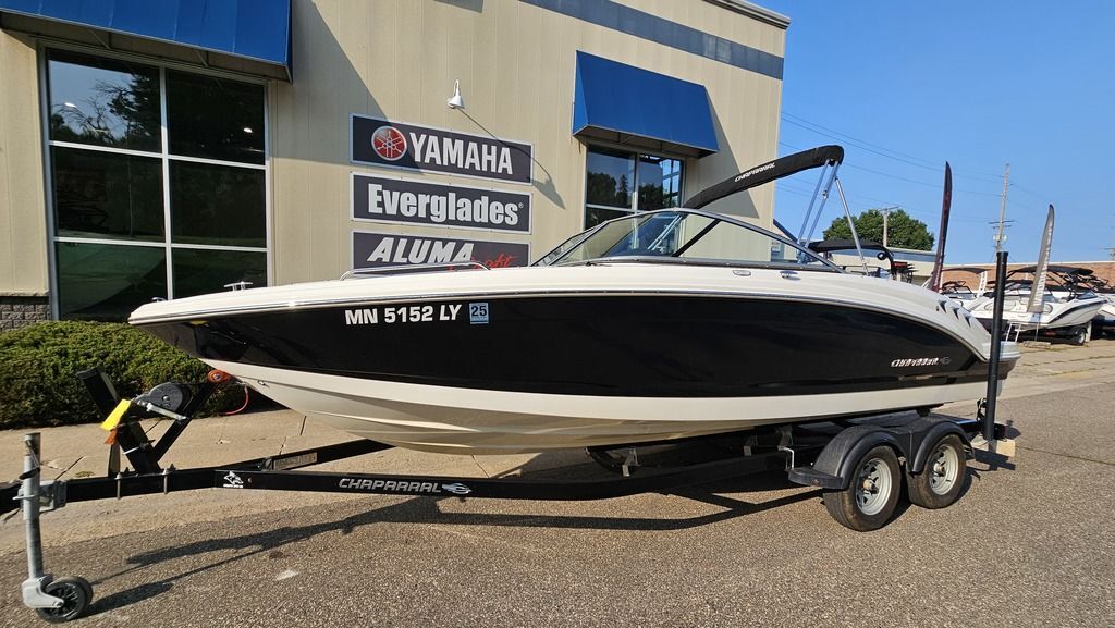 2020 Chaparral 23 SSI in red wing MN