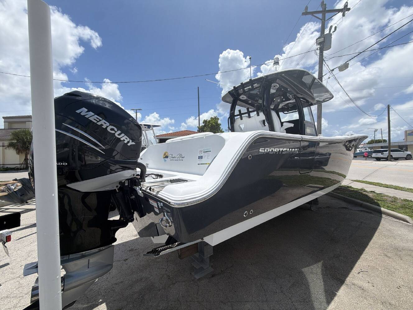 A photo of this 2021 Sportsman 322 Open