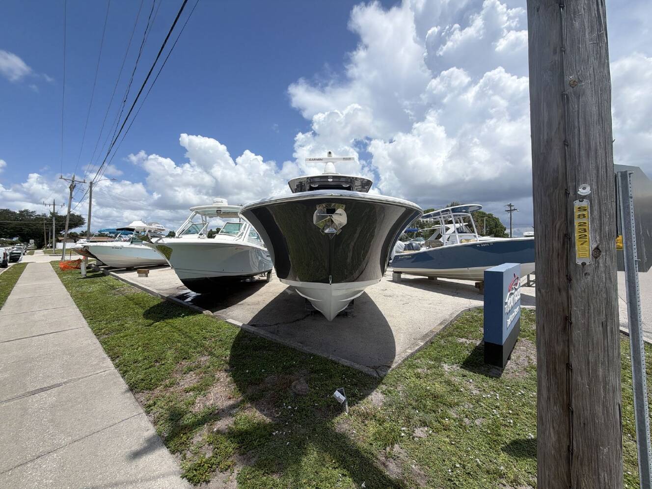 A photo of this 2021 Sportsman 322 Open