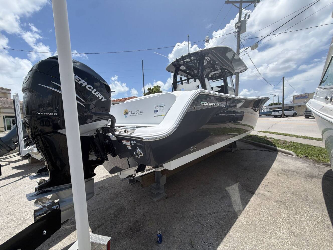 A photo of this 2021 Sportsman 322 Open