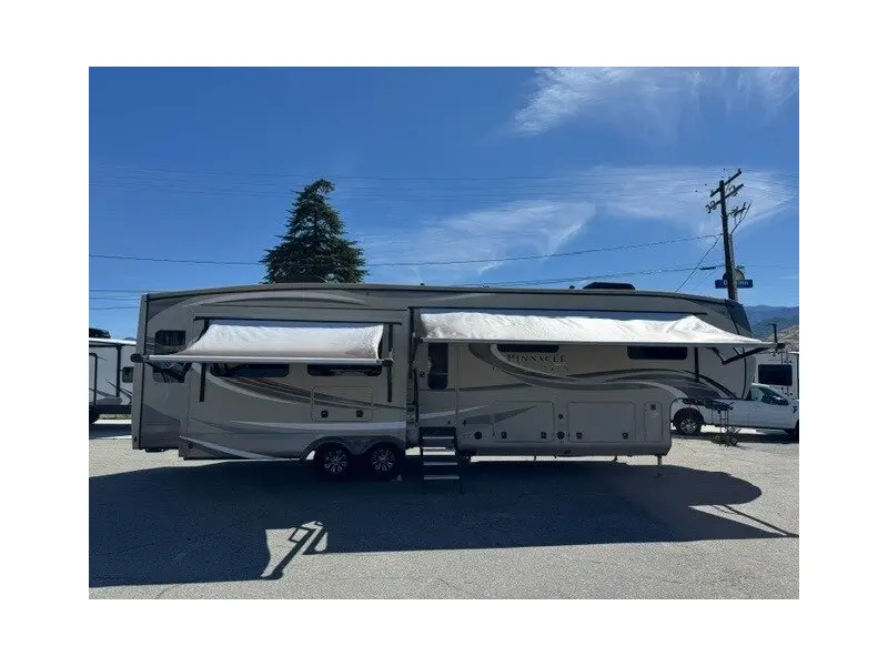 2020 Jayco Pinnacle 37MDQS