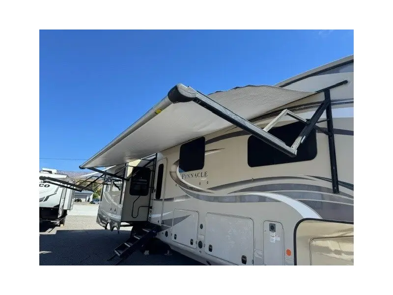 2020 Jayco Pinnacle 37MDQS