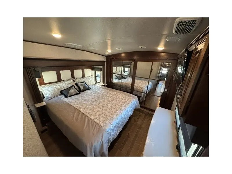 2020 Jayco Pinnacle 37MDQS