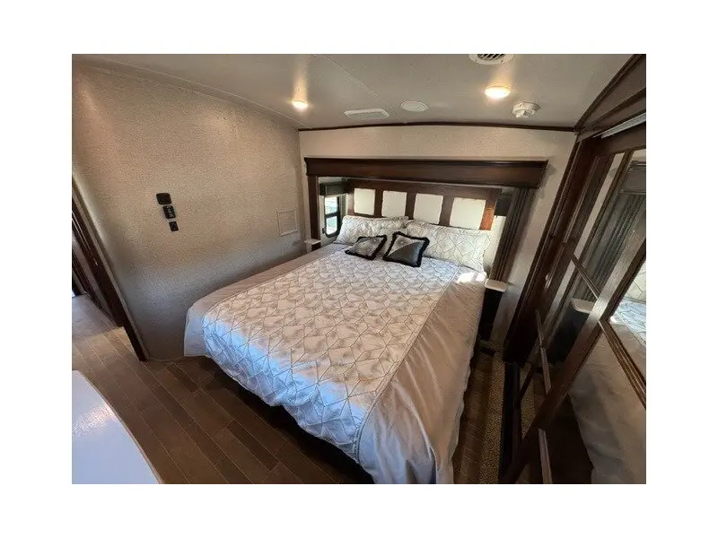 2020 Jayco Pinnacle 37MDQS