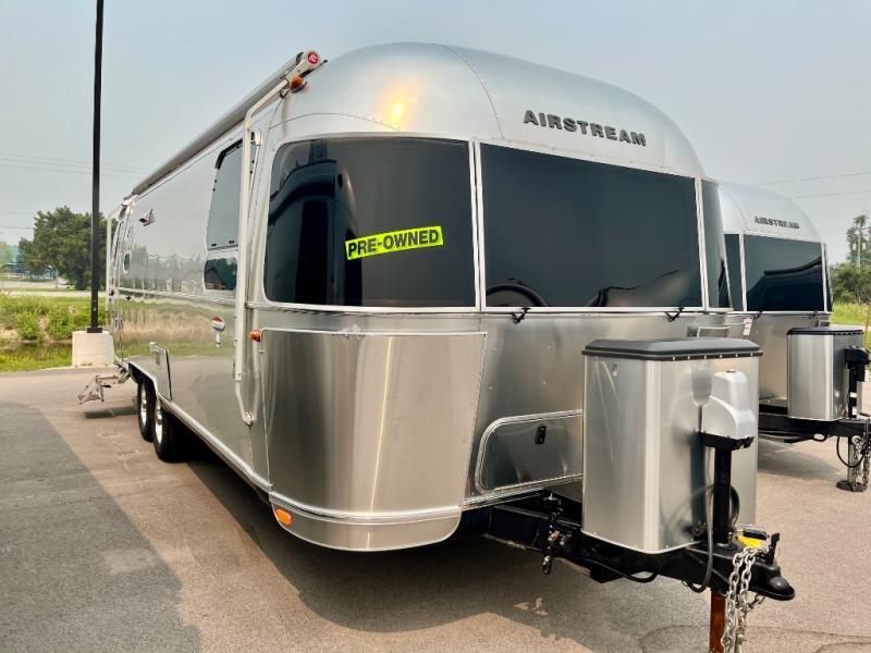2017 Airstream International Signature 27FB in traverse city MI