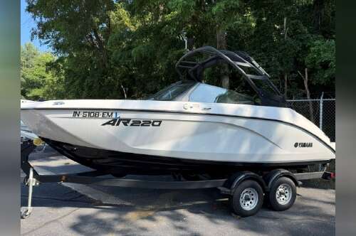 2023 Yamaha Boats AR220 in michigan city IN