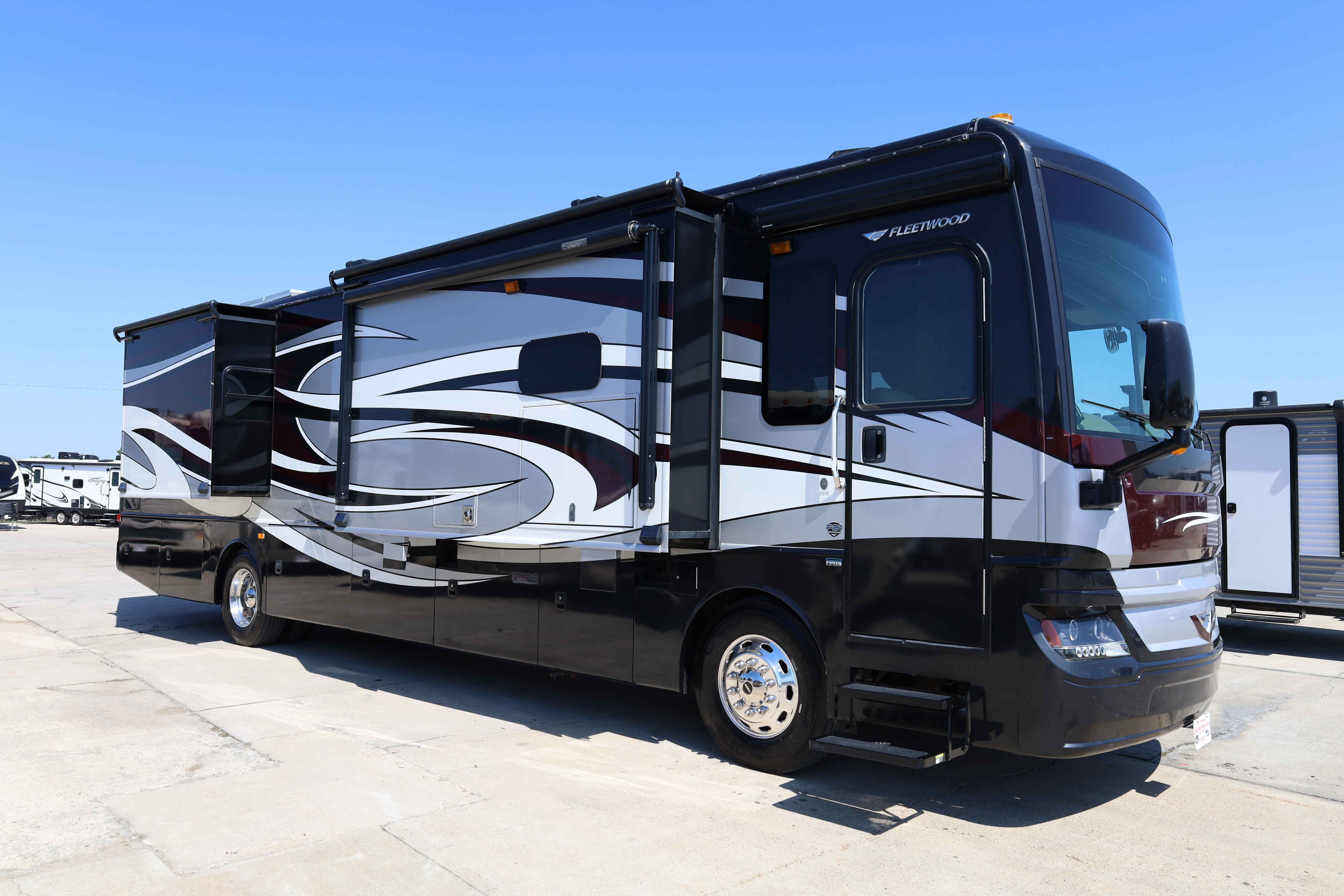 2017 Fleetwood Pace Arrow® LXE 38K Class A Diesel Motorhome - Diesel Pusher RV