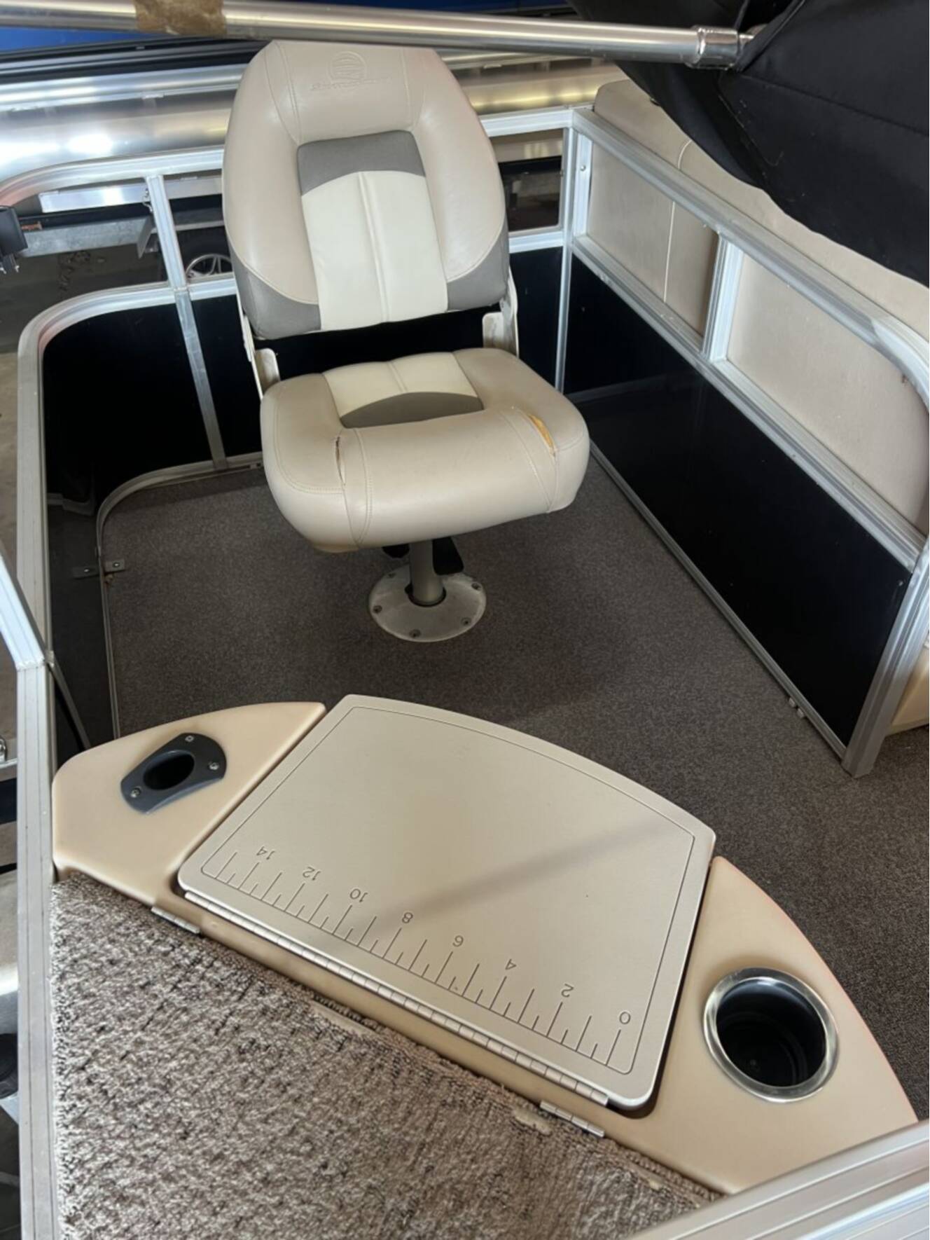 A photo of this 2016 Sun Tracker PARTY BARGE 20 DLX