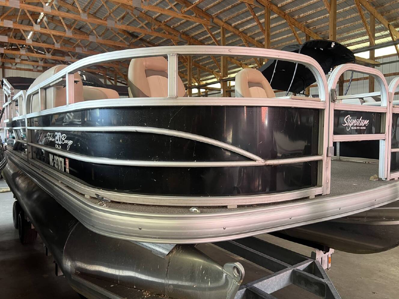 A photo of this 2016 Sun Tracker PARTY BARGE 20 DLX