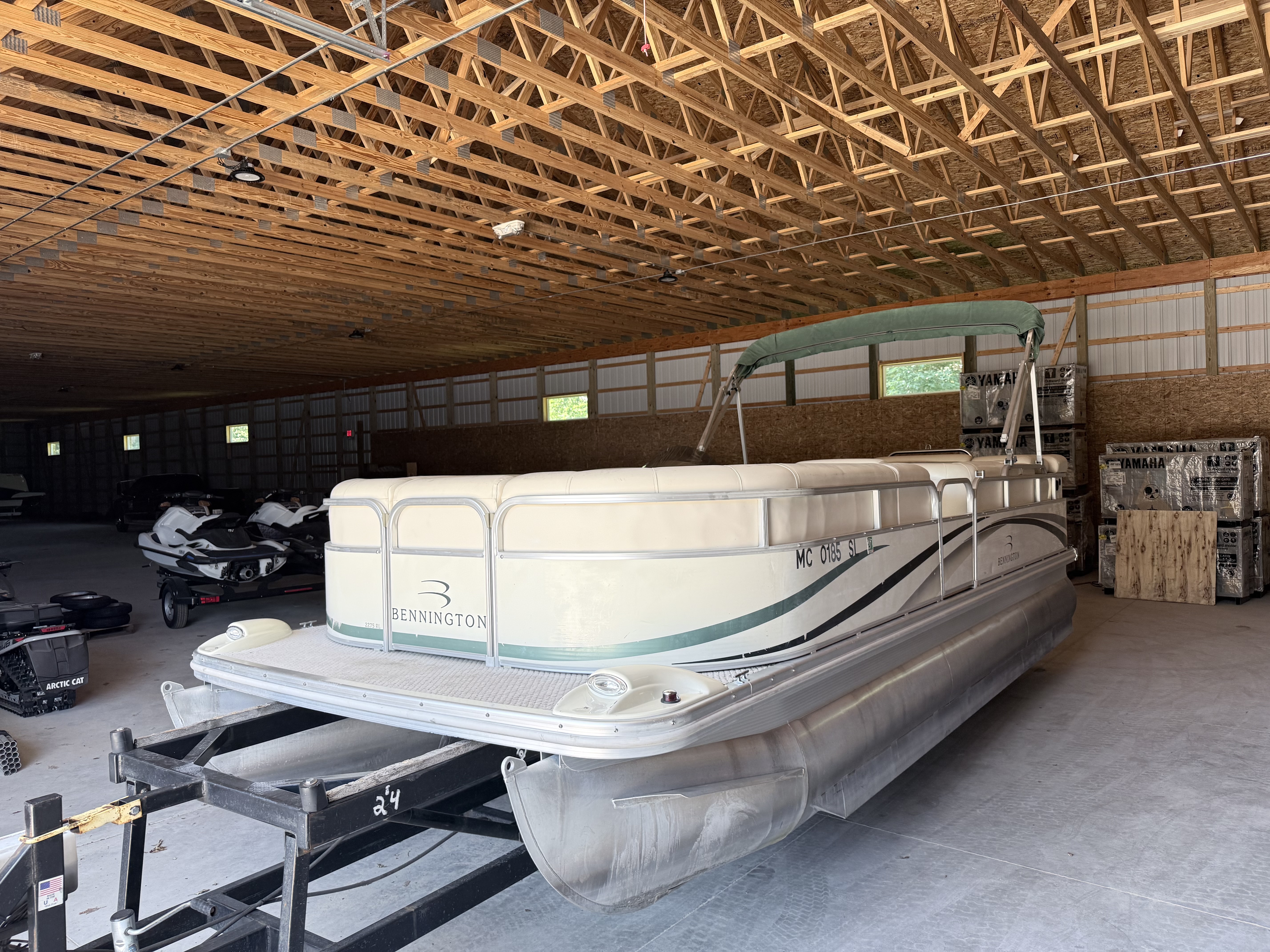 2003 Bennington 2275 RL in green lake township MI