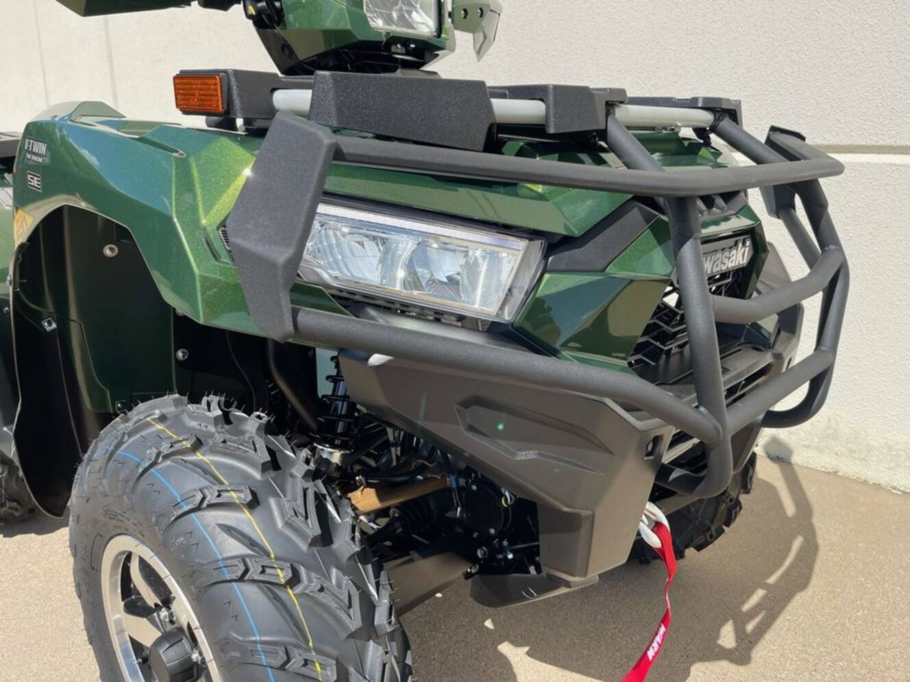 A photo of this 2026 Kawasaki Brute Force® 750 SE EPS