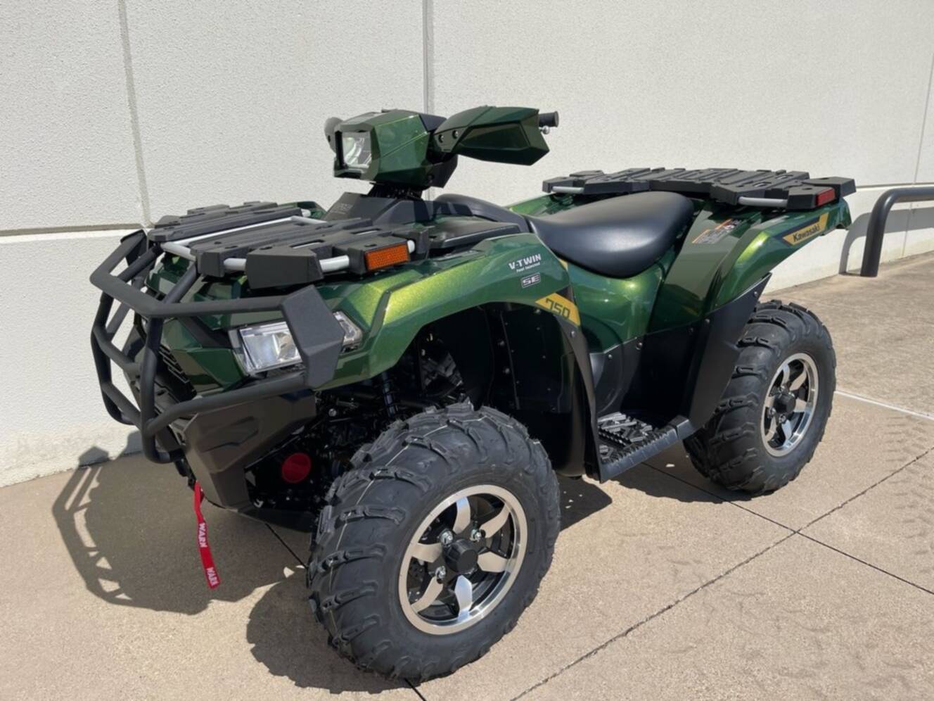 A photo of this 2026 Kawasaki Brute Force® 750 SE EPS