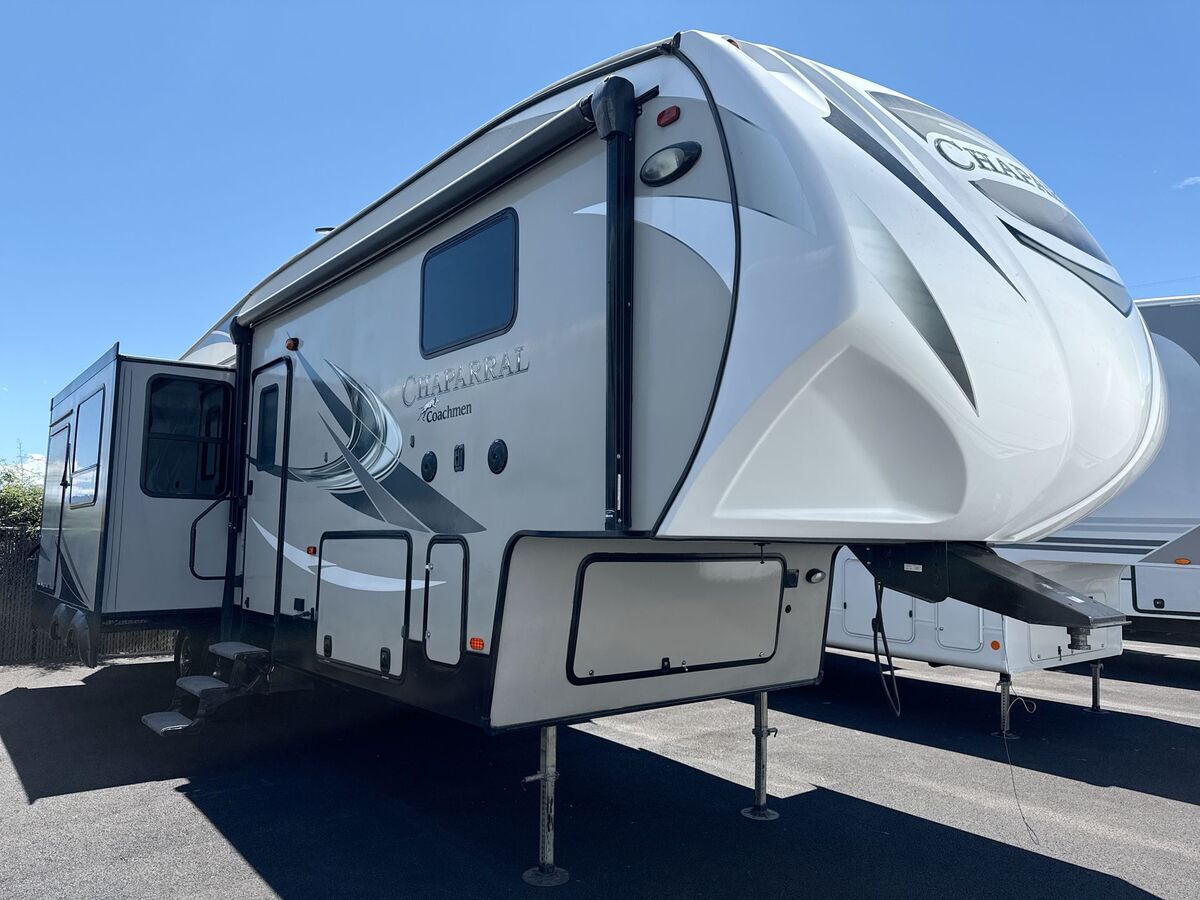 2018 Coachmen Chaparral 298RLS RV