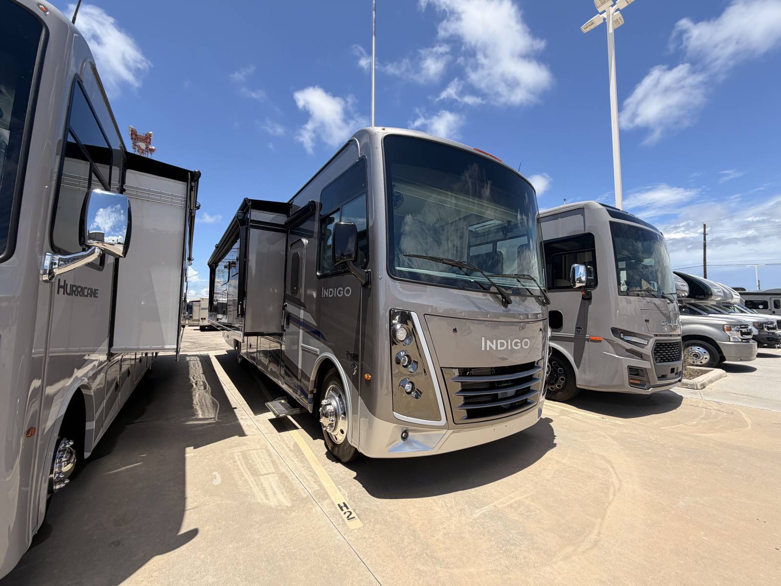 2027 Thor Motor Coach INDIGO HH36 in spring TX