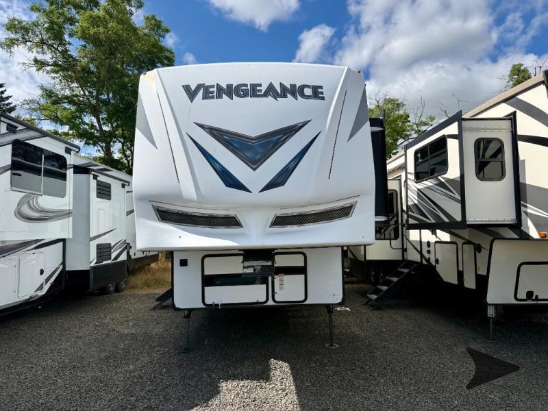 2019 Forest River Rv Vengeance 345A13 in junction city OR