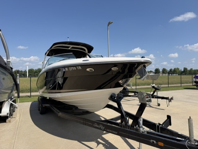 2014 Sea Ray 270 SLX W 230 in monkey island OK