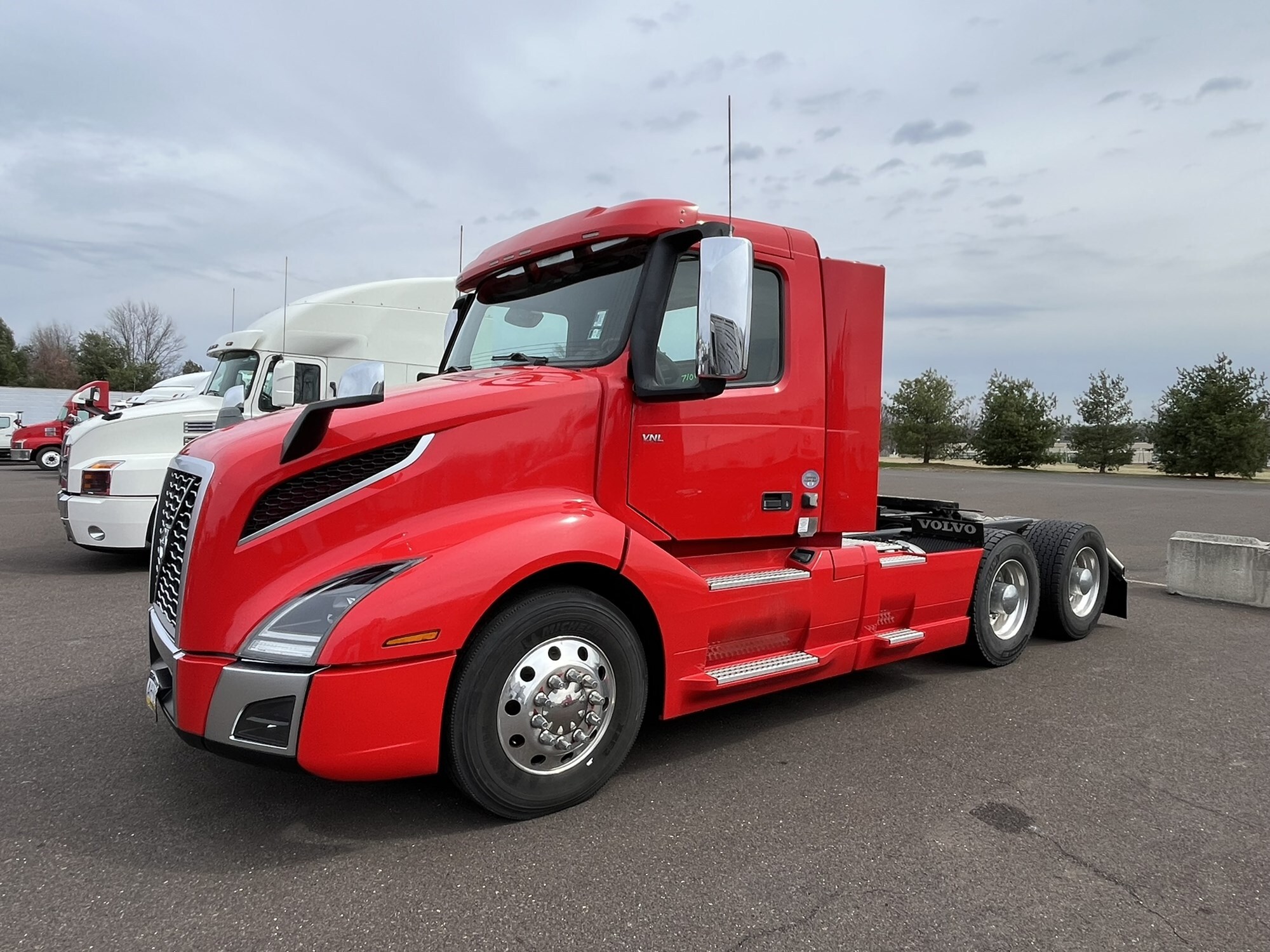 2023 VOLVO VNL64T300 in Souderton, PA