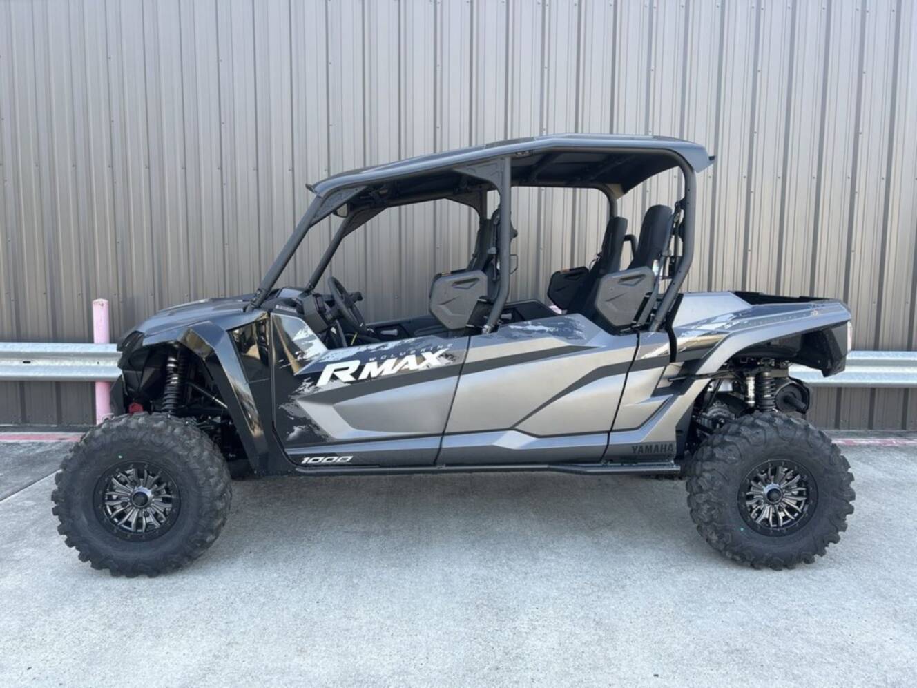A photo of this 2025 Yamaha Wolverine RMAX4 1000 XT-R