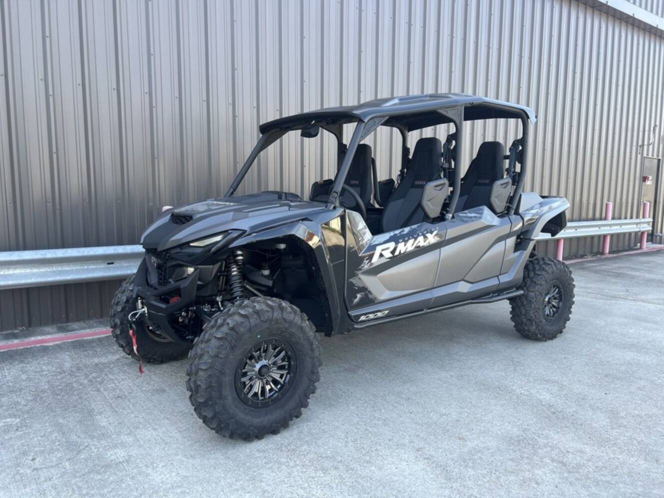 A photo of this 2025 Yamaha Wolverine RMAX4 1000 XT-R