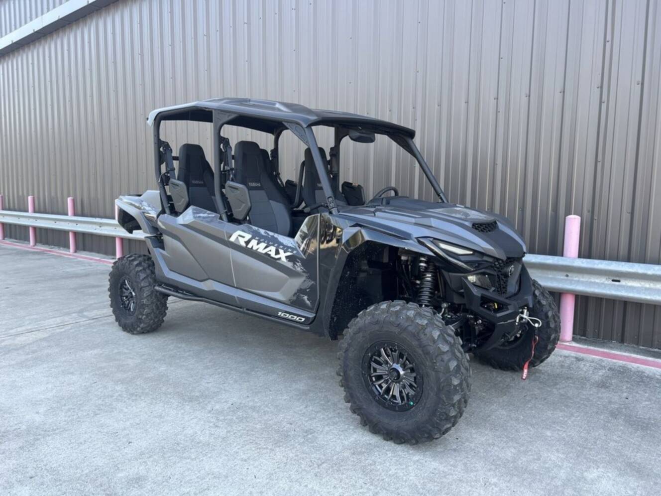 A photo of this 2025 Yamaha Wolverine RMAX4 1000 XT-R