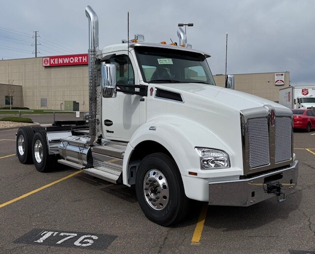 2027 KENWORTH T880 in Denver, CO