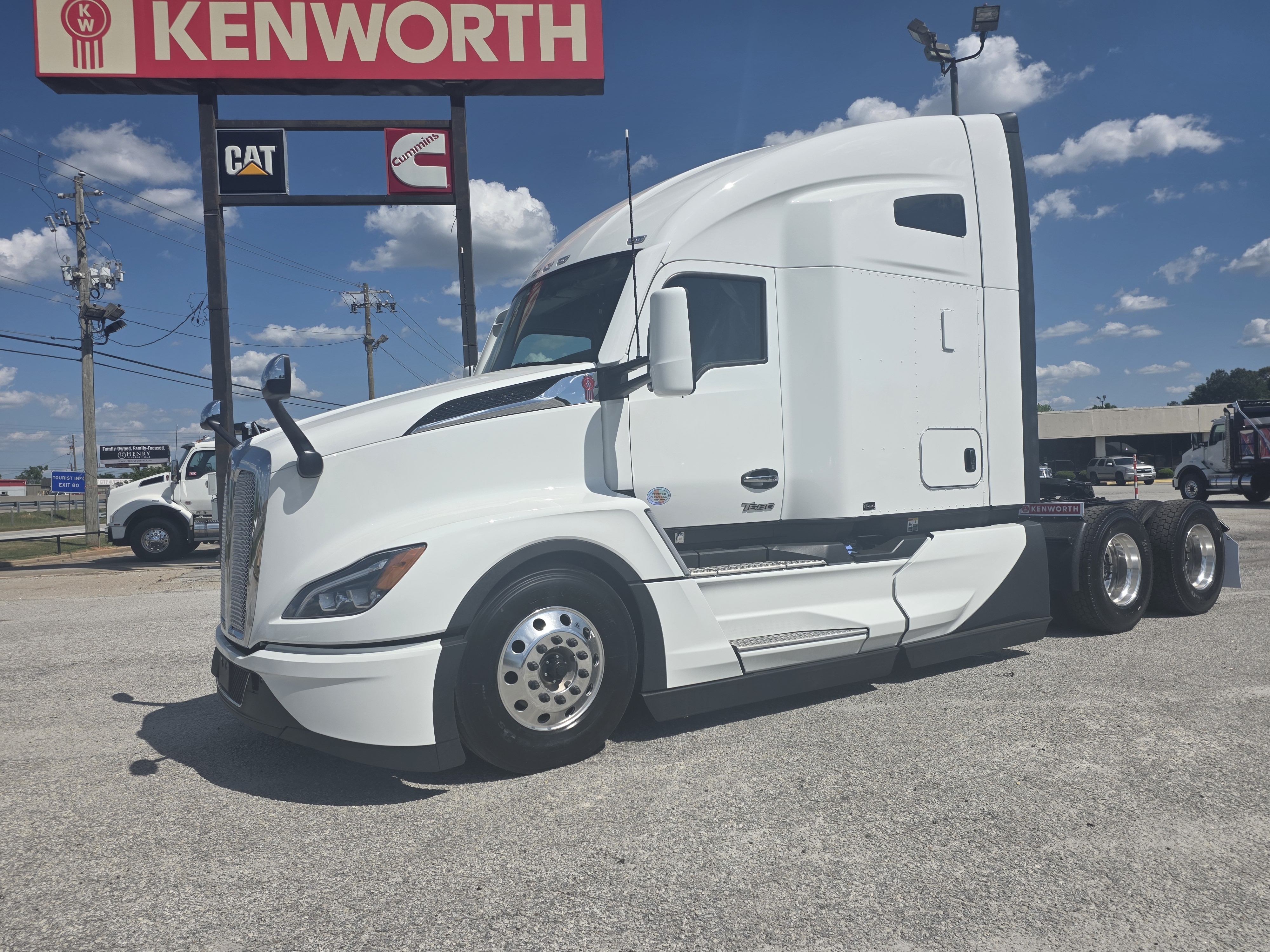 2027 KENWORTH T680 in Conyers, GA