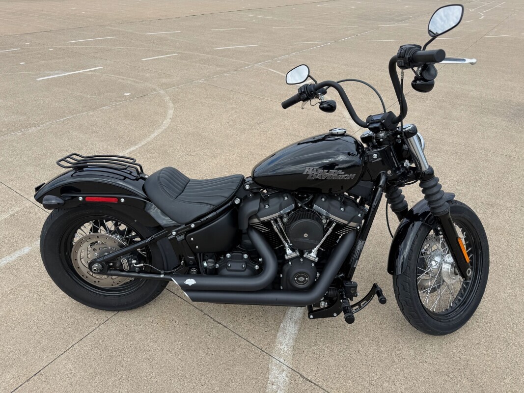 2019 Harley-Davidson Street Bob in Clinton, IA
