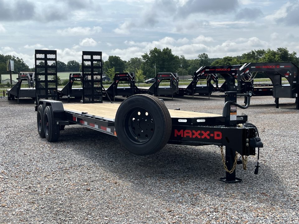 2027 MAXX-D EHX8322 in Dexter, KY