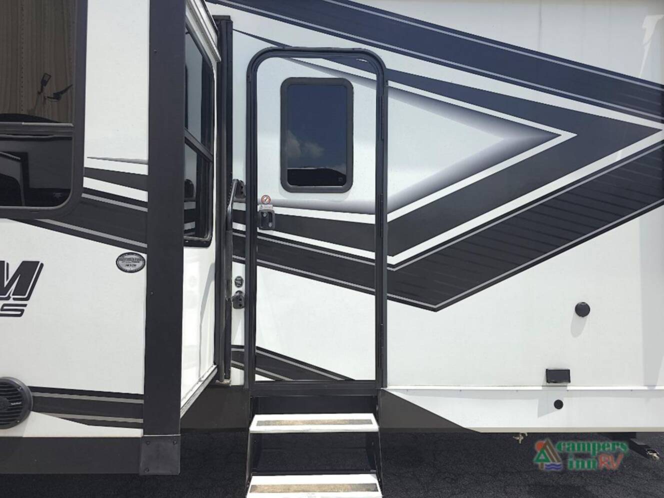 A photo of this 2023 Grand Design Momentum 31G