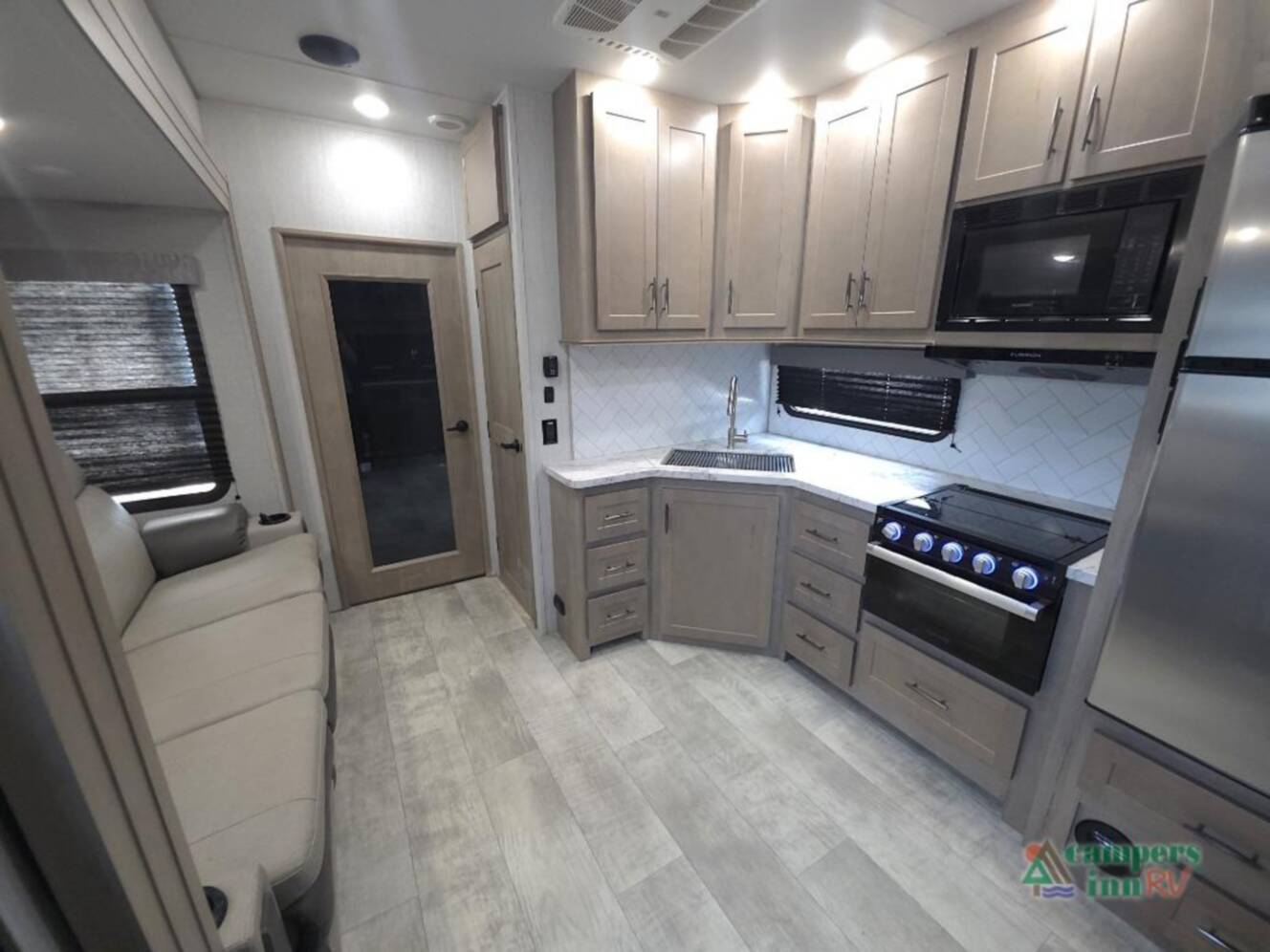 A photo of this 2023 Grand Design Momentum 31G