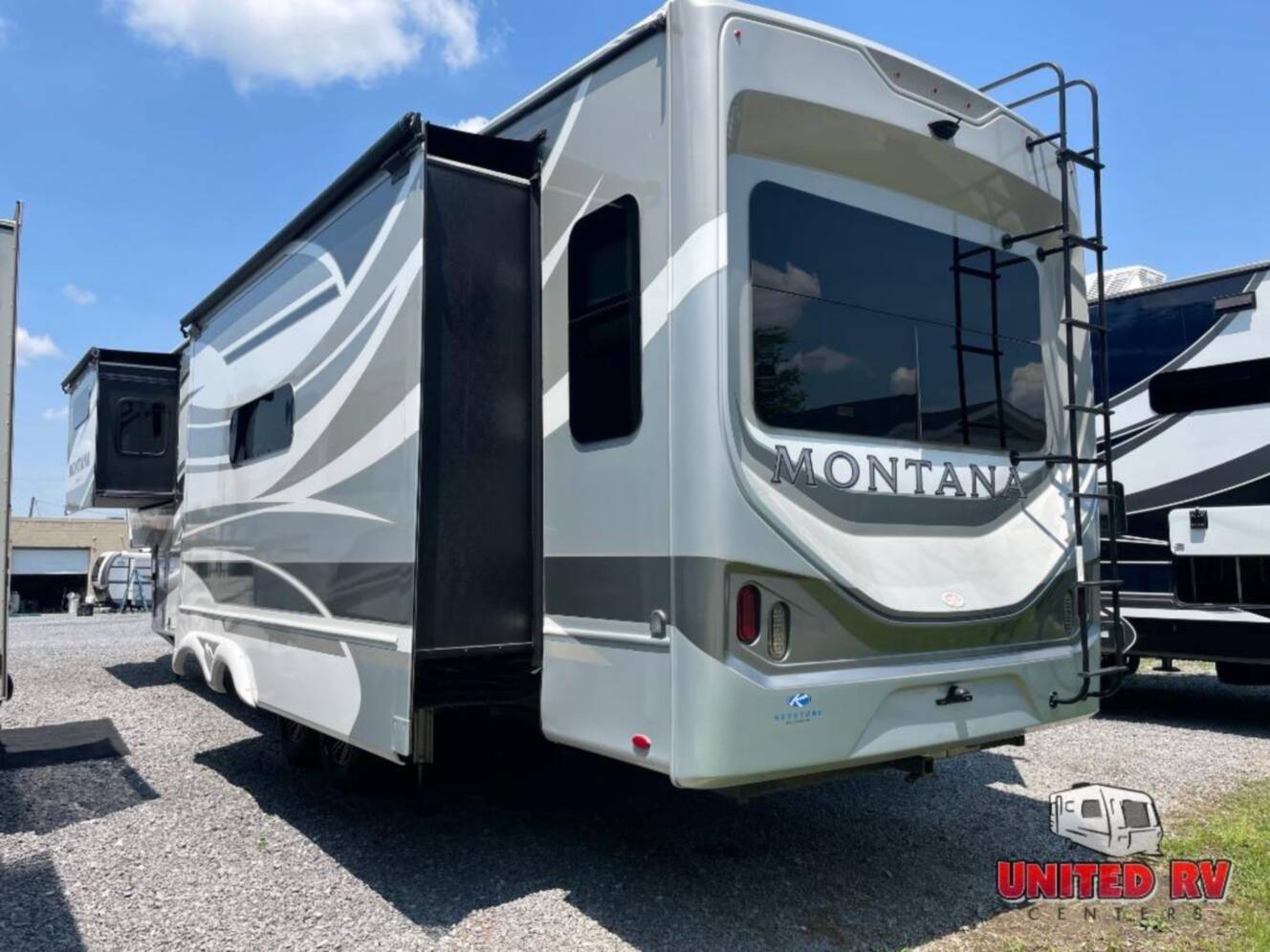 A photo of this 2022 Keystone Rv Montana Legacy 3231CK