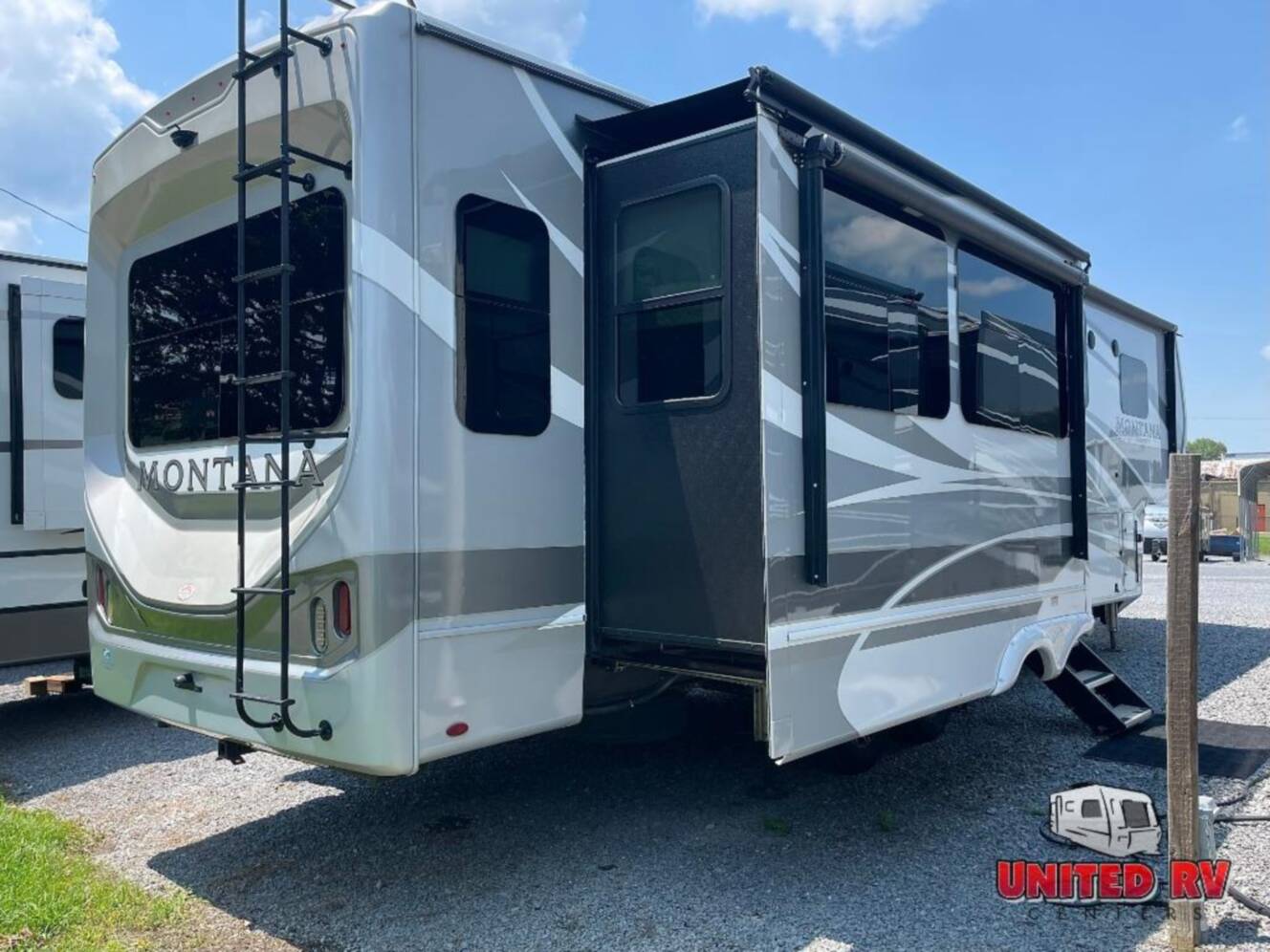 A photo of this 2022 Keystone Rv Montana Legacy 3231CK