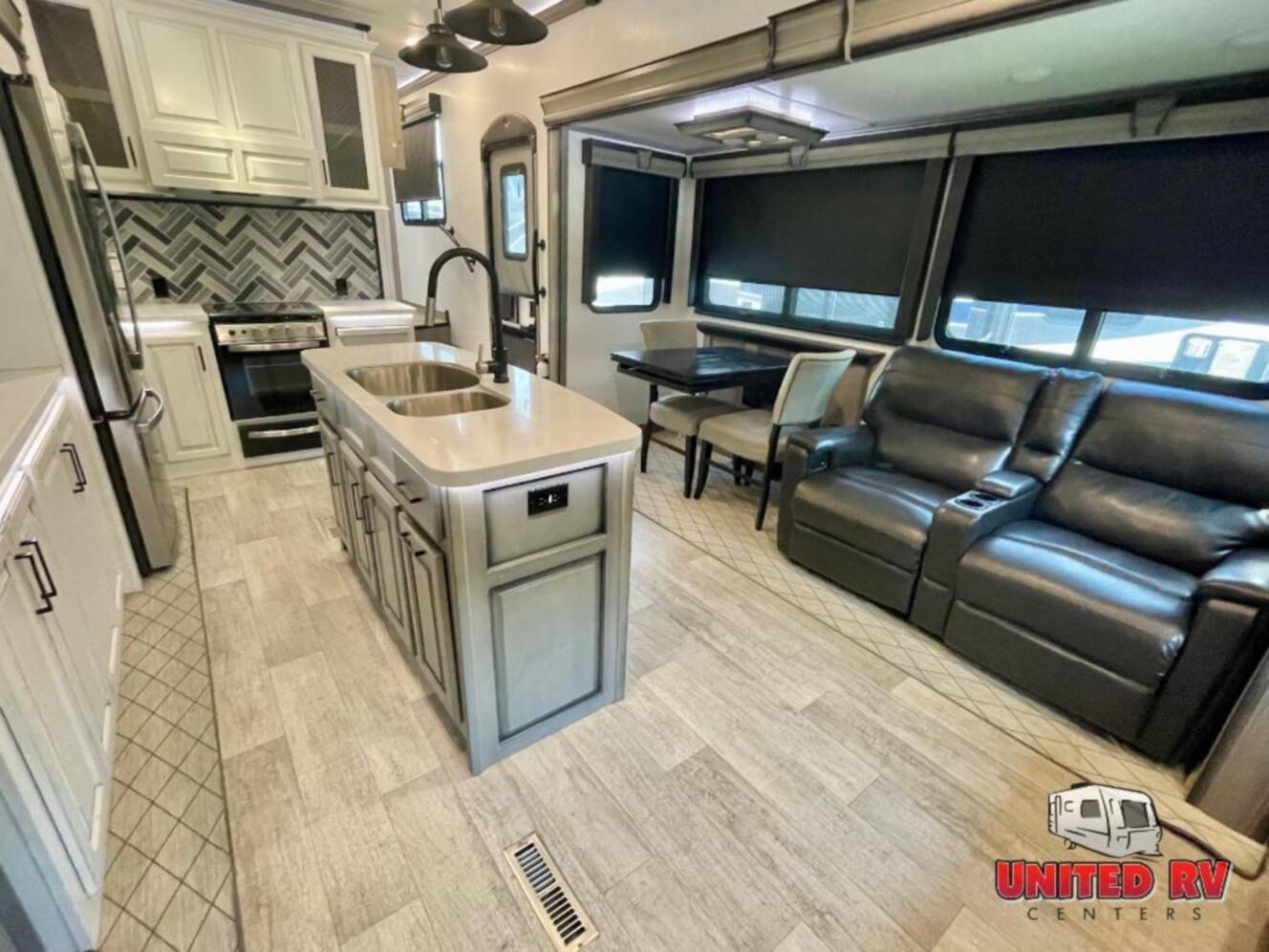 A photo of this 2022 Keystone Rv Montana Legacy 3231CK