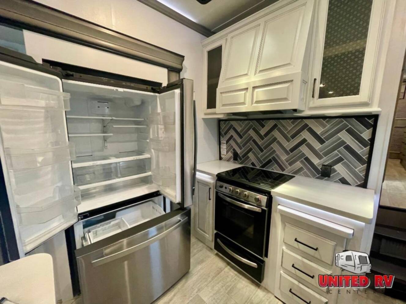 A photo of this 2022 Keystone Rv Montana Legacy 3231CK