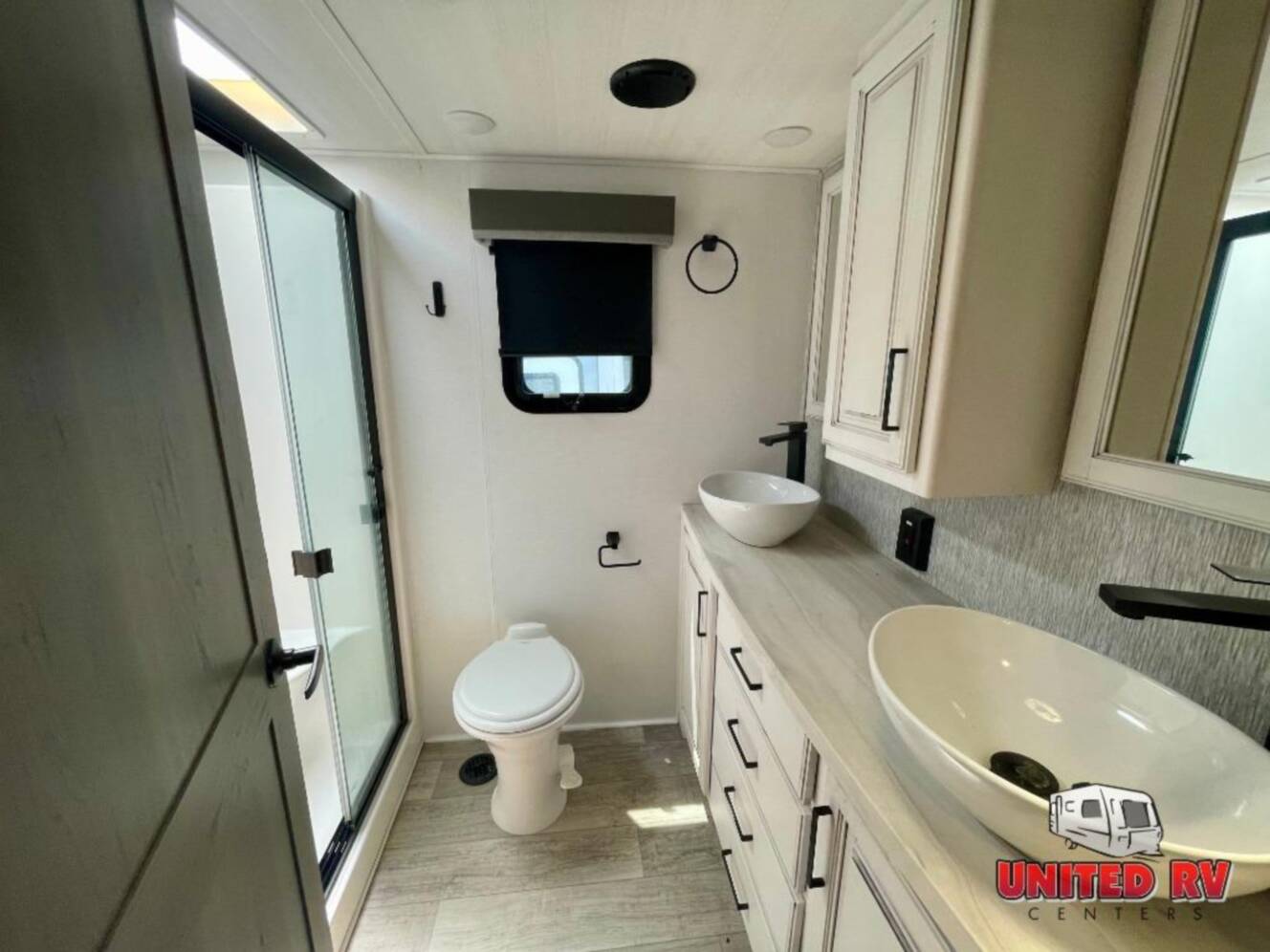 A photo of this 2022 Keystone Rv Montana Legacy 3231CK