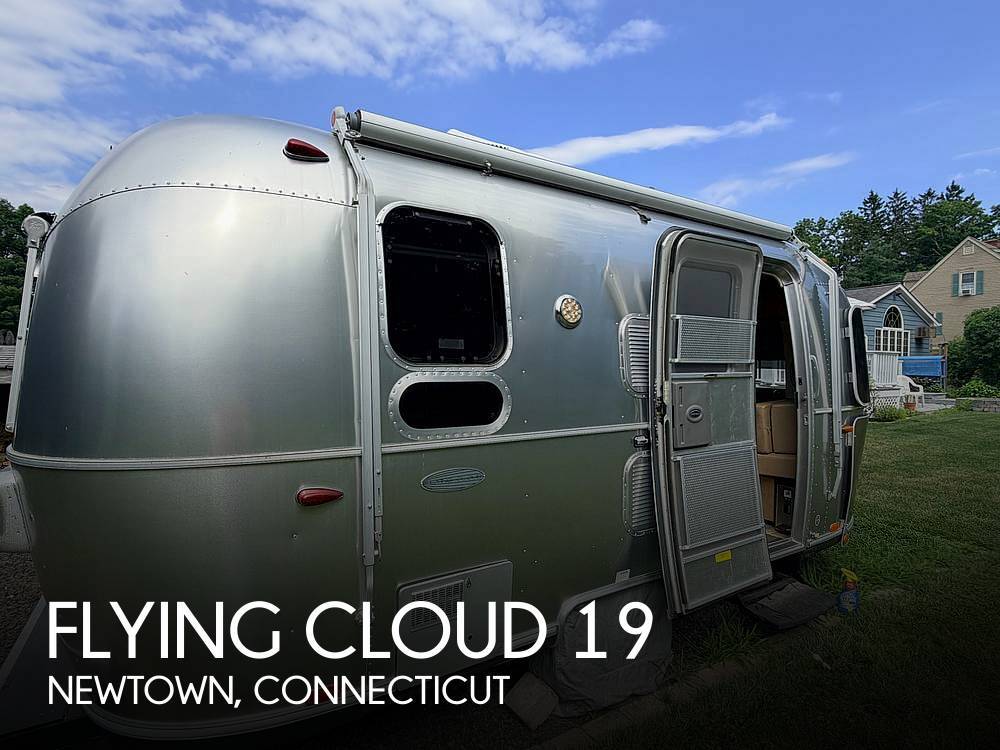 2016 Airstream Flying Cloud 19 in newtown CT