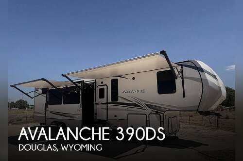 2022 Keystone Avalanche 390DS in douglas WY