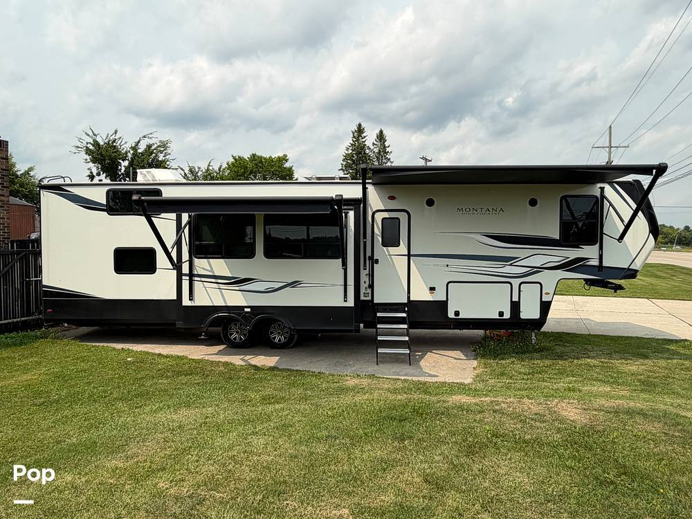2023 Keystone Montana High Country 381TB in chesterfield MI