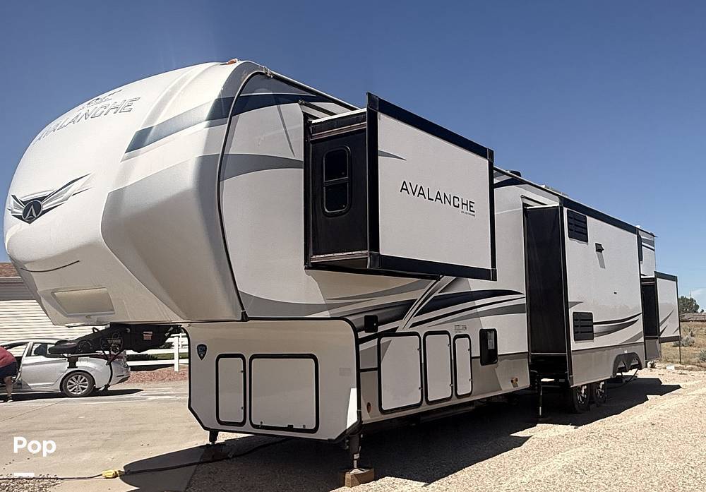 2022 Keystone Avalanche 390DS in douglas WY