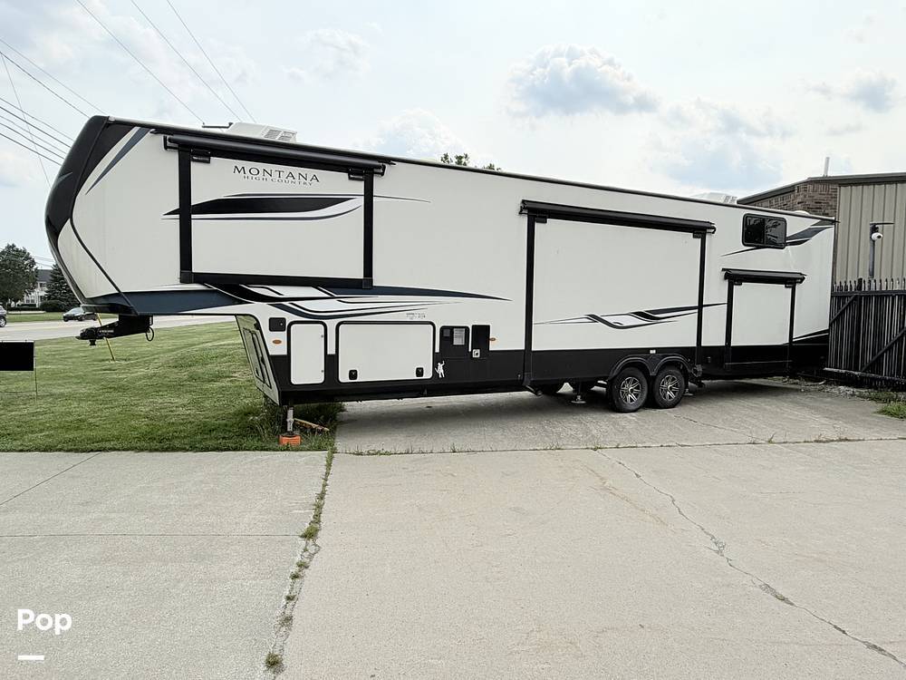 2023 Keystone Montana High Country 381TB in chesterfield MI