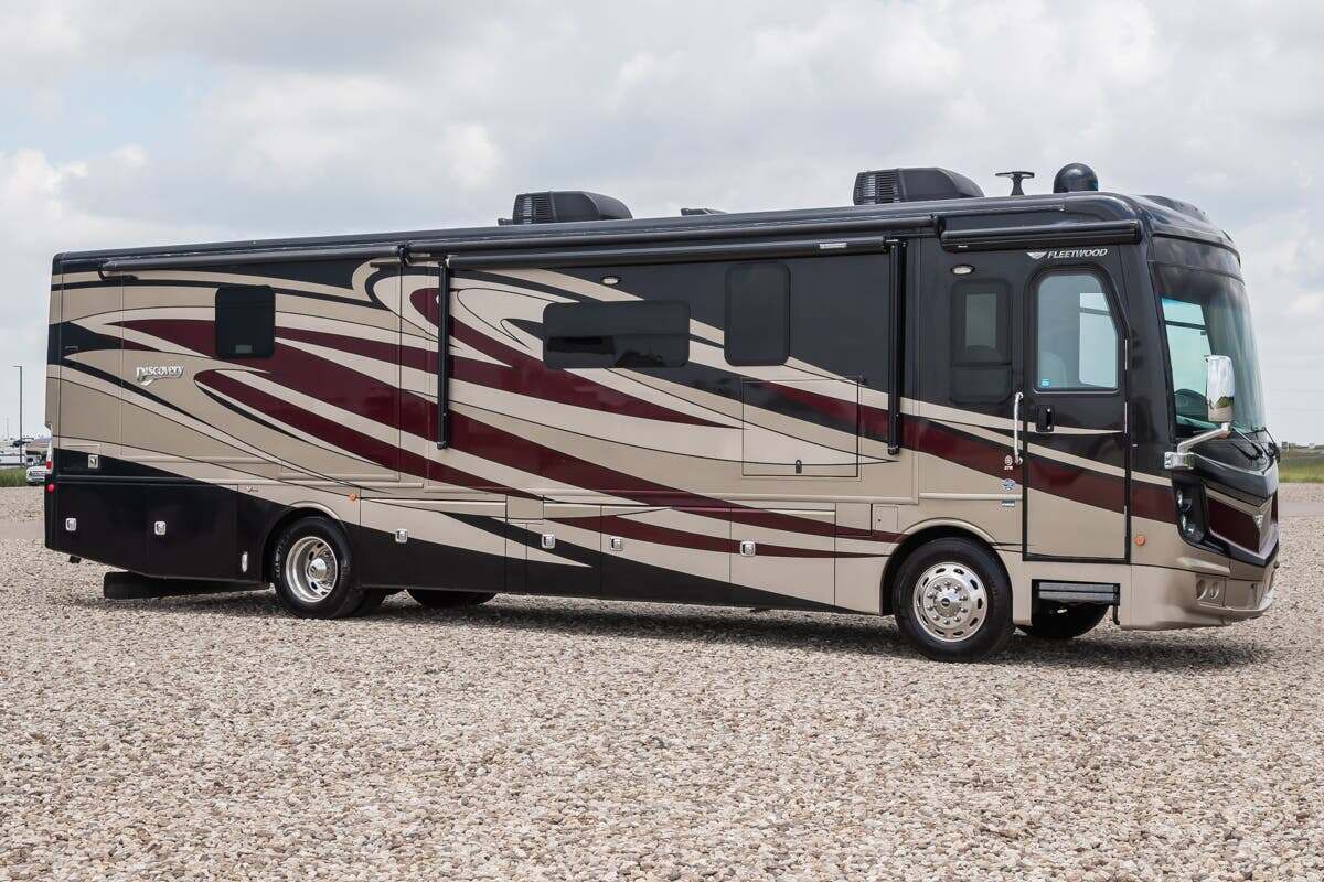 2017 Fleetwood Discovery 37R in alvarado TX