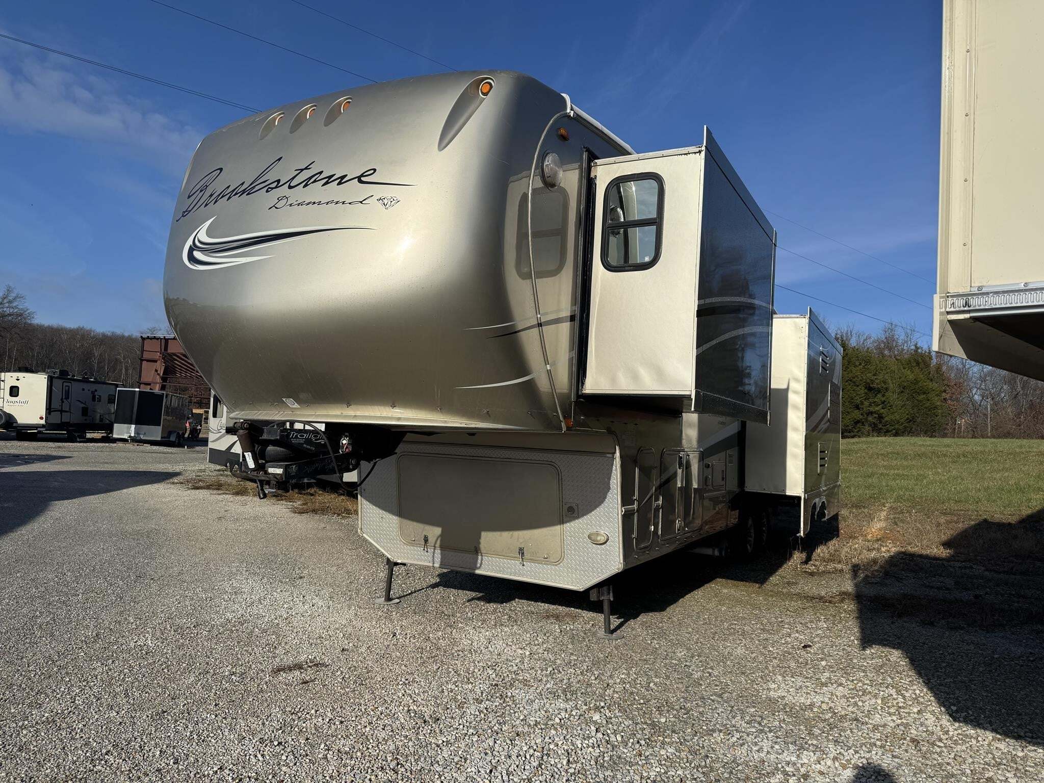2012 Coachmen BROOKSTONE DIAMOND 295RL in mitchell IN