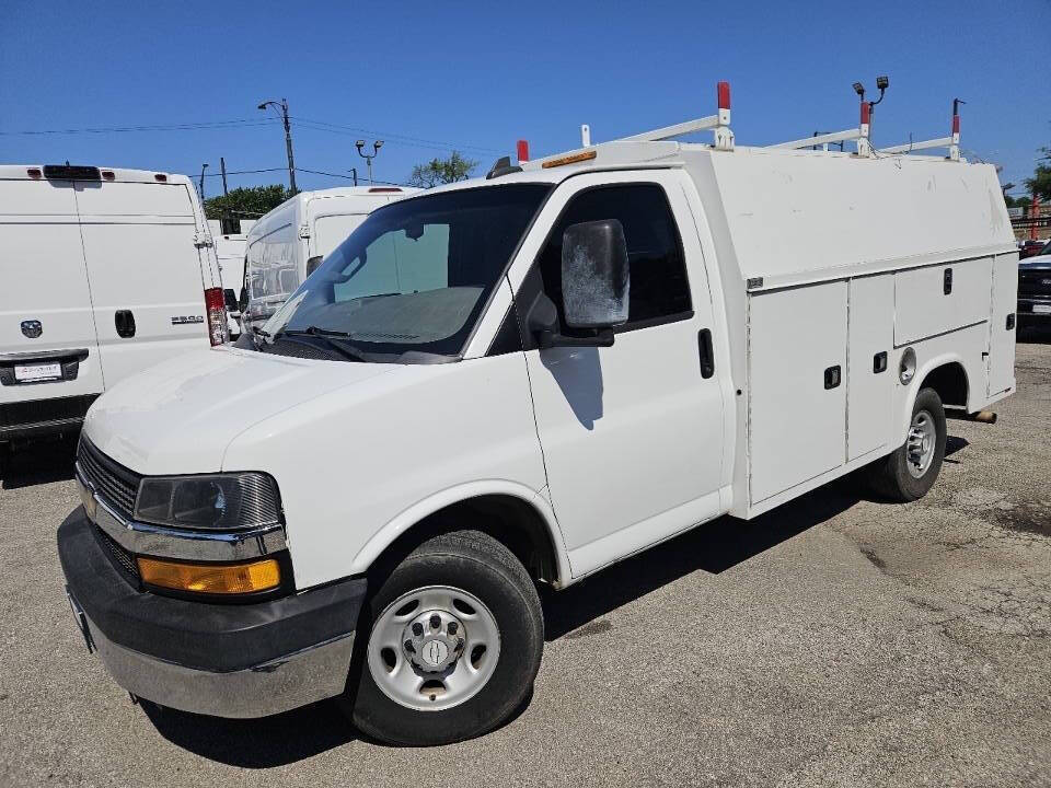 2016 CHEVROLET Express in Chicago, IL