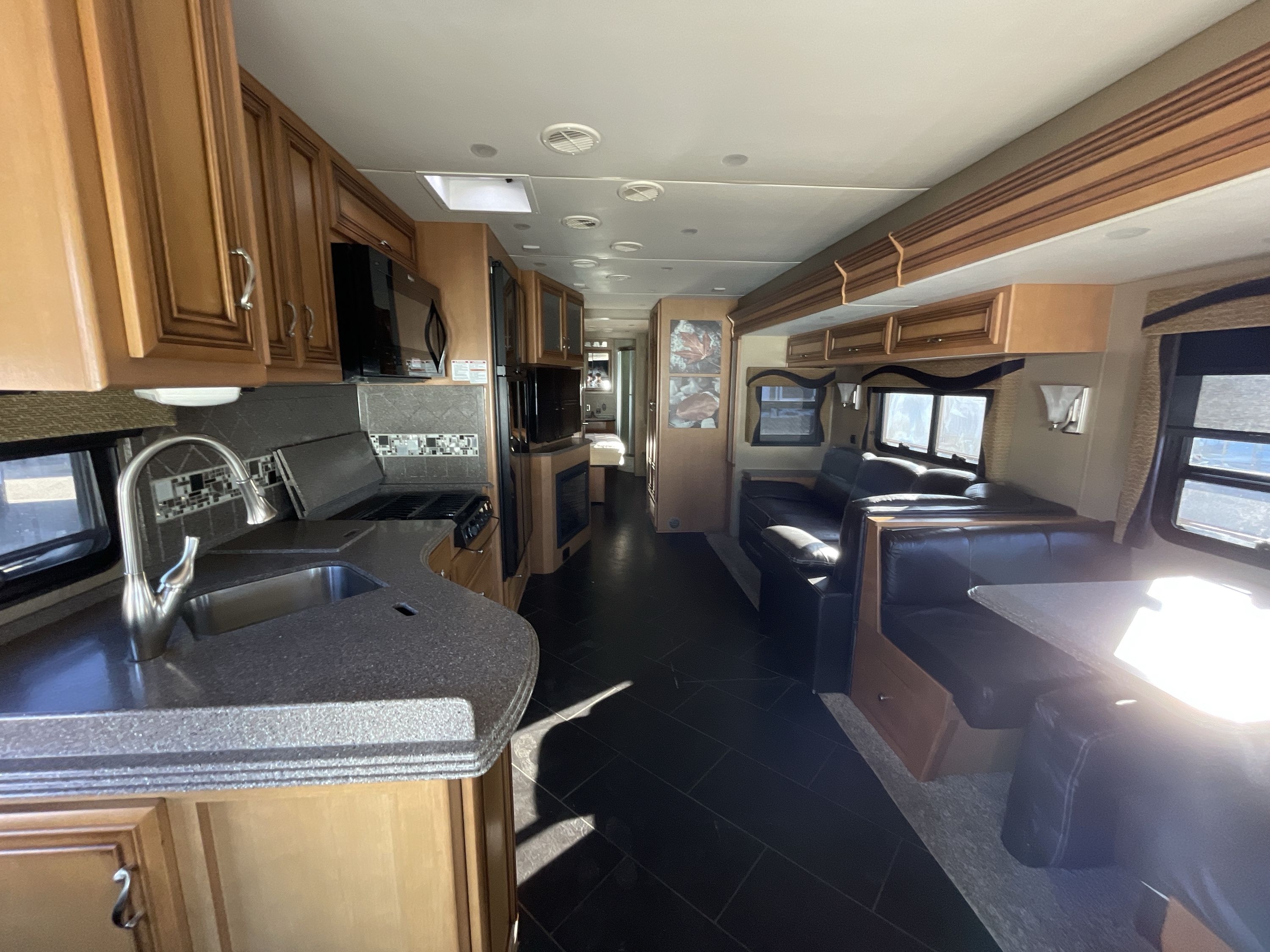 2015 Newmar CANYON STAR 3610 in anderson CA