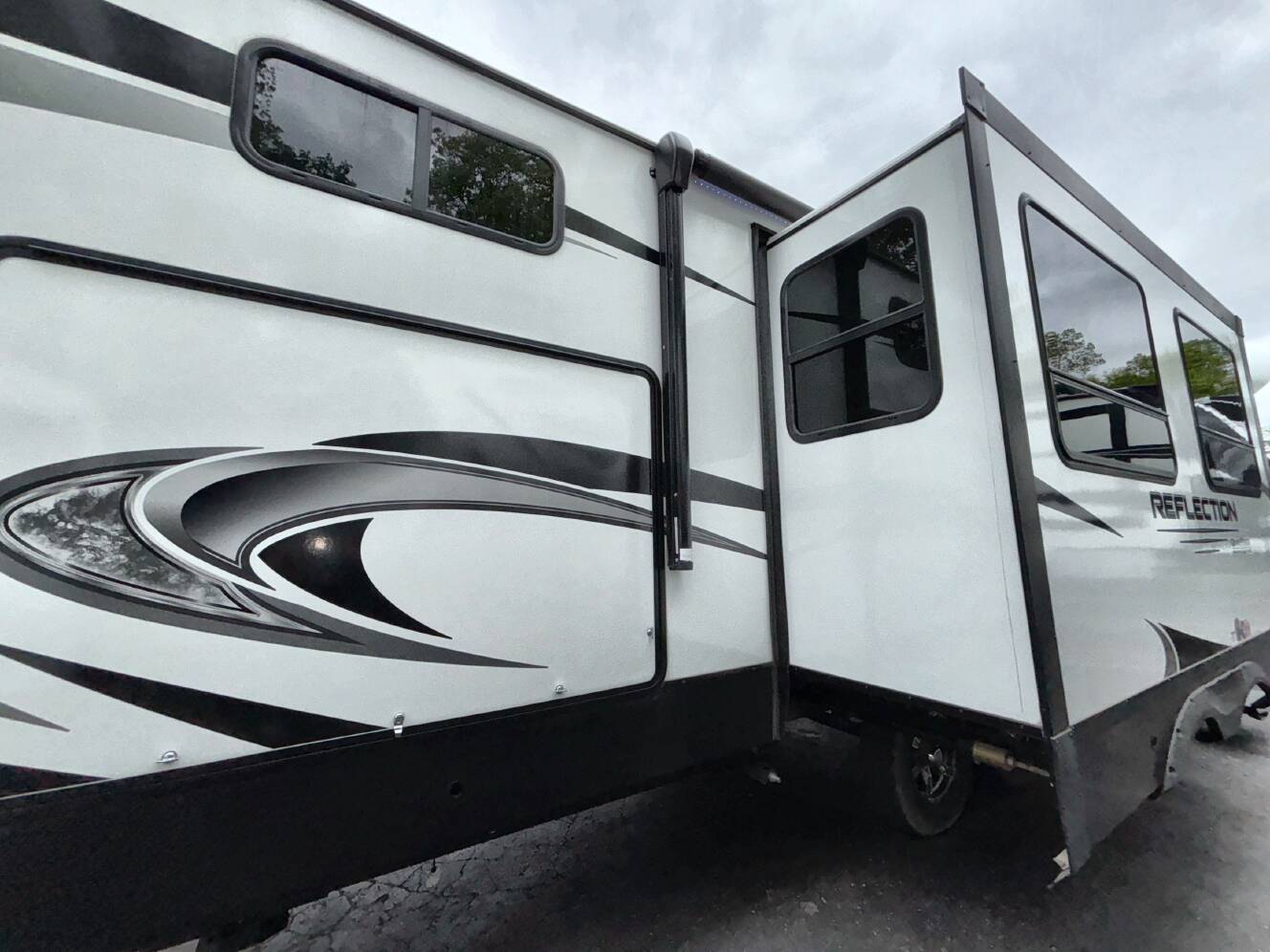 A photo of this 2022 Grand Design REFLECTION 312BHTS
